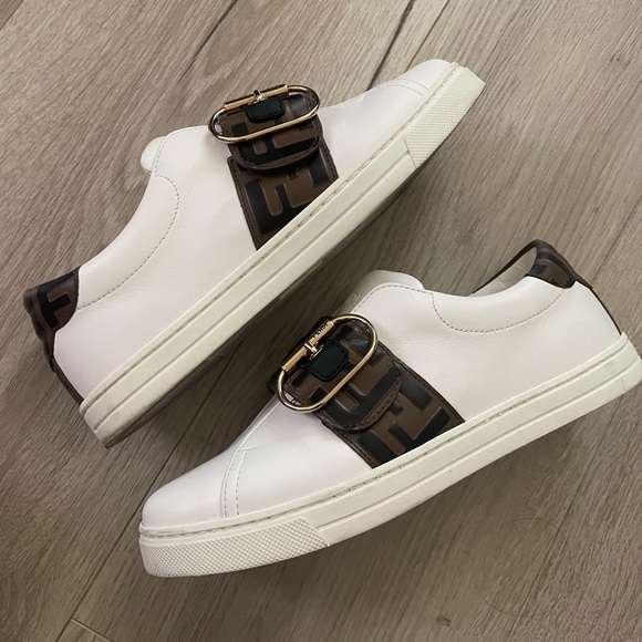 ***SOLD-Fendi Signature Pearland sneakers, 6.5 - Picture 4 of 11